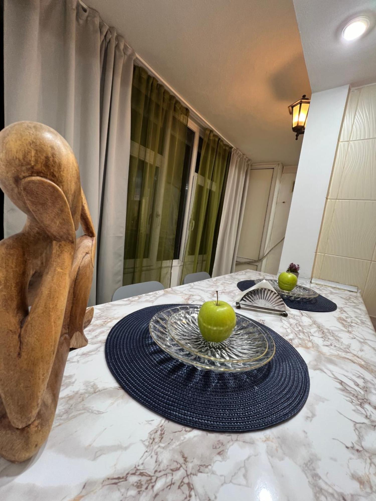 Kiwi Apart-Hotel 1Br Wi-Fi Free - Close To Old Town - Cozy Location - Shorter Or Longer Stay - R&M Boutique ブカレスト エクステリア 写真